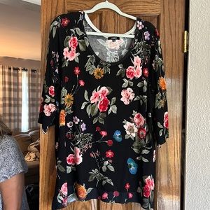 Light sweater with flowers